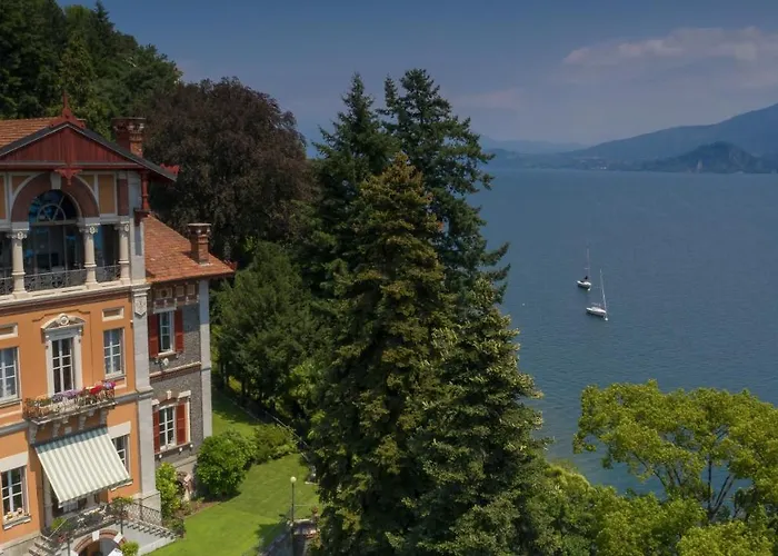 Selva Luxury Lakeview *