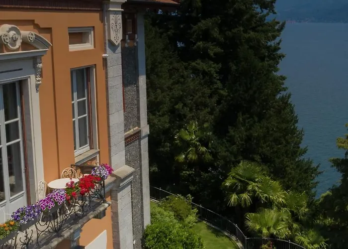 Selva Luxury Lakeview *